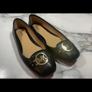 Michael Kors Black Leather Flats size 10